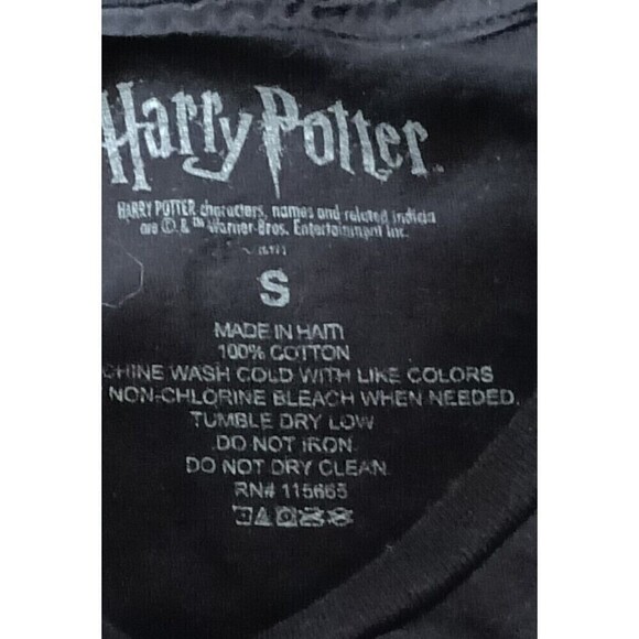 Harry Potter Gryffindor T-shirt Size Small Black Red - Picture 5 of 5